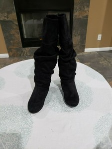 trendy flat boots