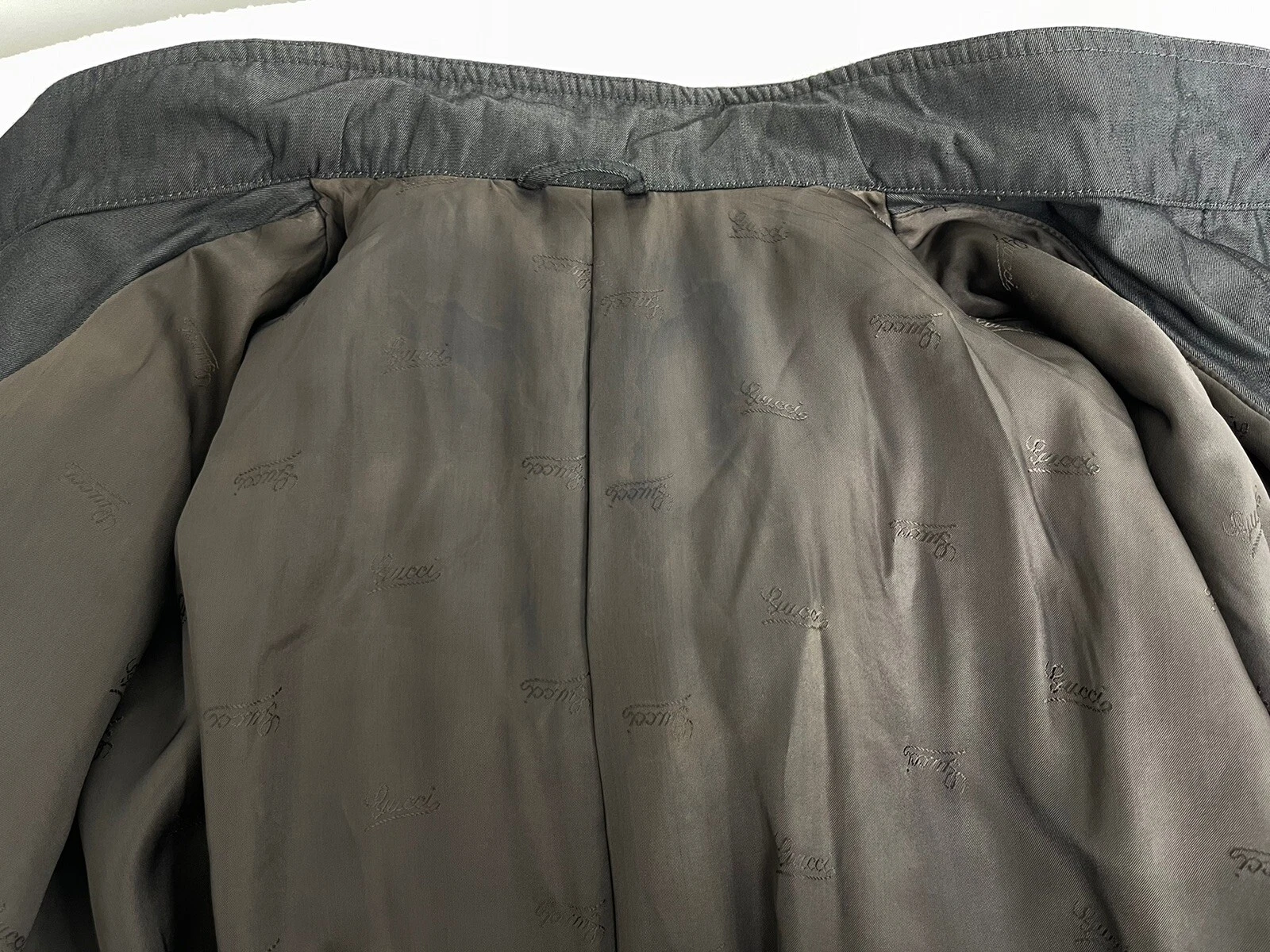 Trench vintage da uomo Gucci finiture in pelle grigio taglia 48