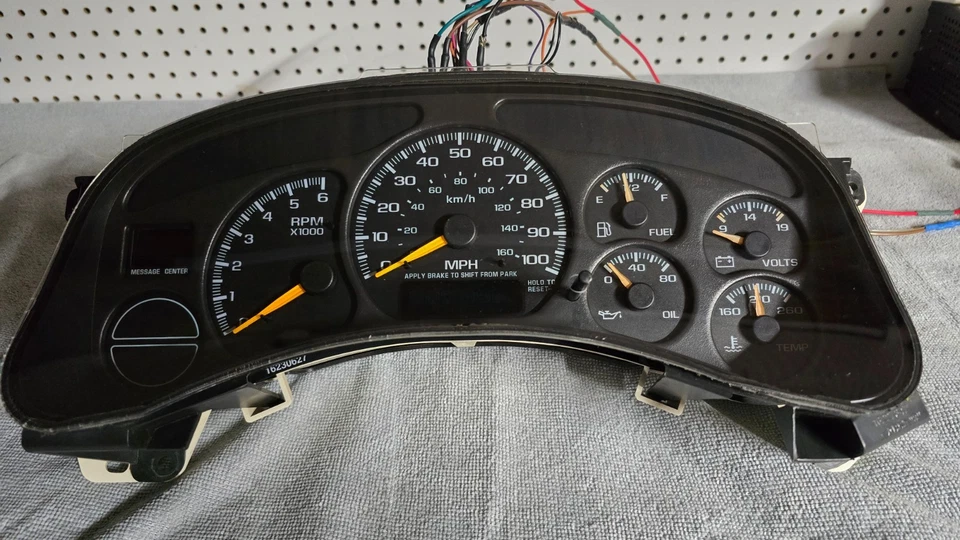 2000-2002 Silverado, Sierra, Tahoe, Suburban, Yukon, Avalanche Gauge Cluster - Image 2 of 4
