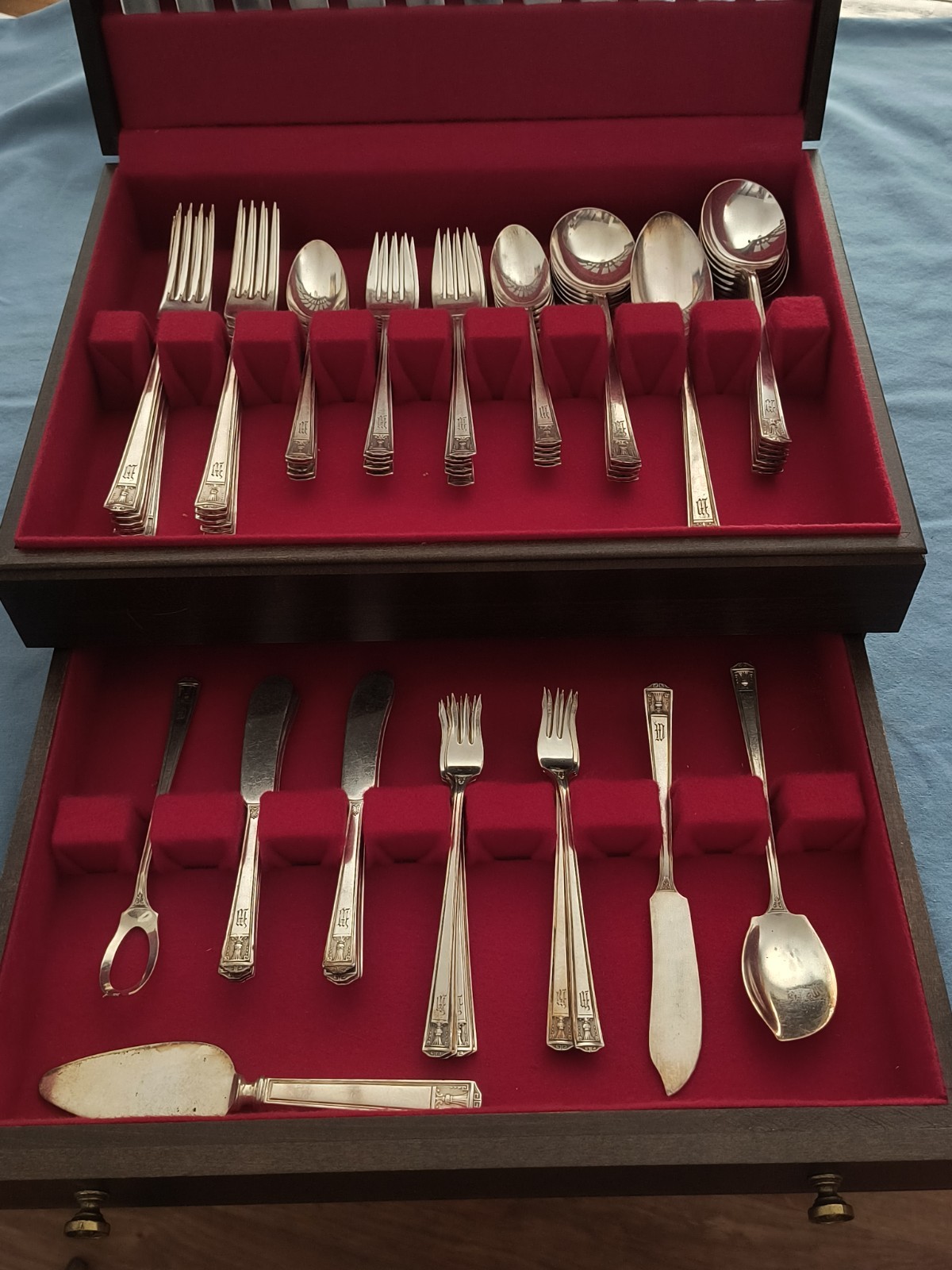 81 pc. Holmes & Edwards Century s/p flateware set 1923 monogram