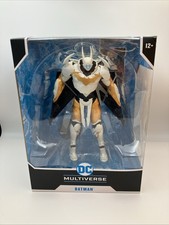 MCFARLANE  DC MULTIVERSE BATMAN FINAL BATSUIT MEGAFIG 2025 JUSTICE LEAGUE TSD