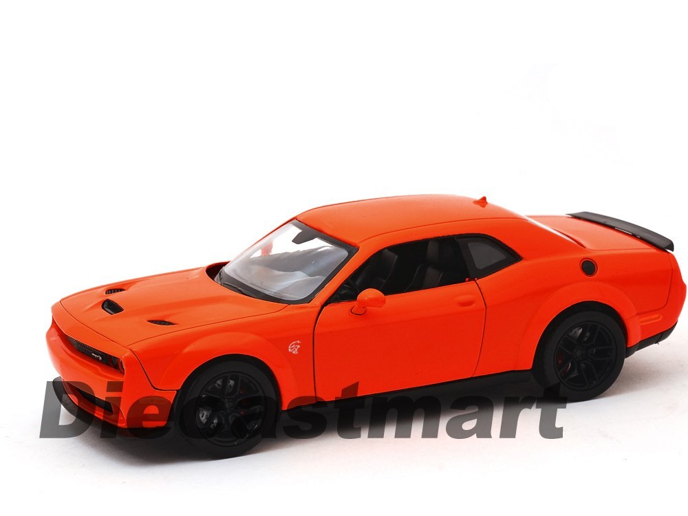 2018 Dodge Challenger SRT Hellcat Widebody White1 24 Model