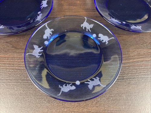 4 Cobalt Blue Glass 7 1/4” Salad Dessert Plates Etched Cats Yarn - Picture 6 of 14