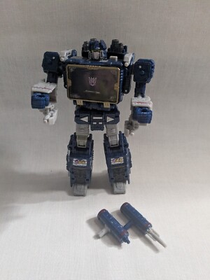 Hasbro Transformers Legacy Voyager Class Soundwave