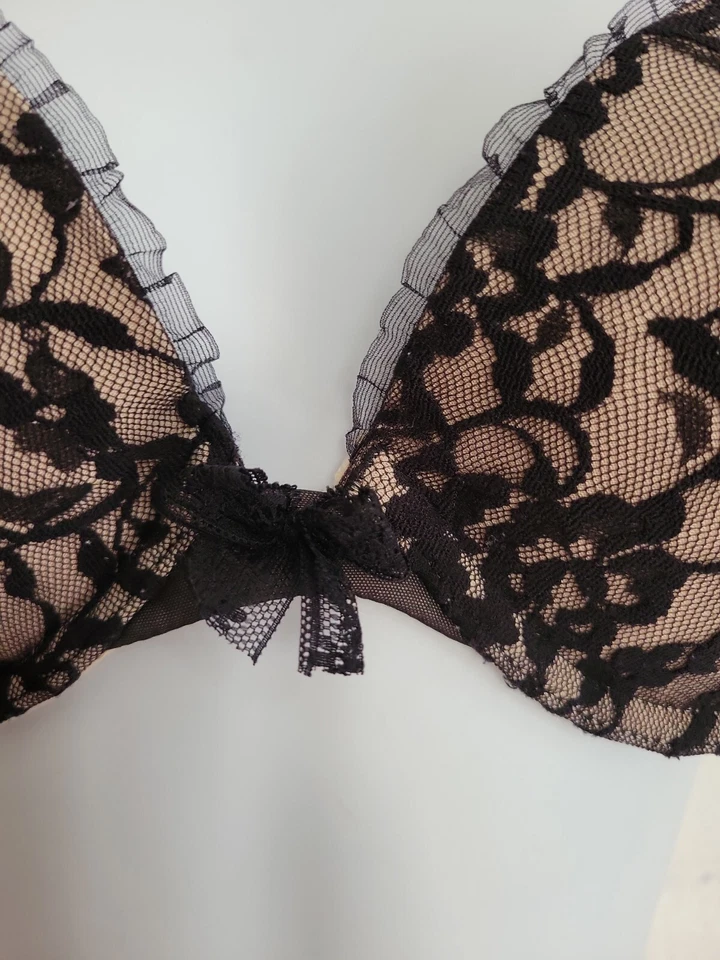 Sujetador DKNY Acolchado Push-up Talla 32D Negro Encaje Superposición Dividido Correa Ajustable Lazo Foto 3 de 4