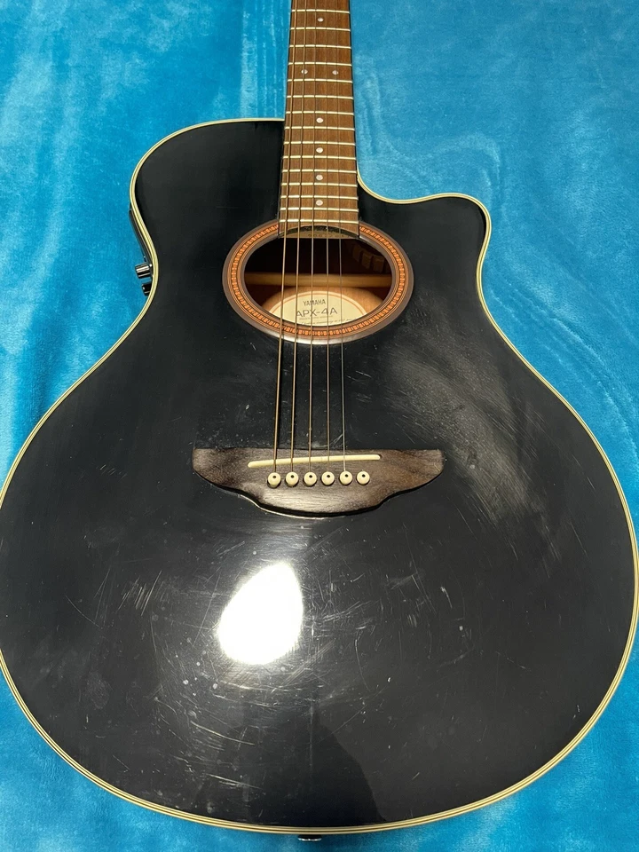 Черная акустическая электрогитара Yamaha APX-4A без 1 струны - Изображение 3 из 4