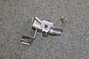Halter Bremsschlauch BMW M2 F87 3er M3 F80 M4 F82 vorne links 2284733