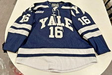 2015 YALE BULLDOGS Game Used Womens College Hockey Jersey Worn by #16 Ivy League