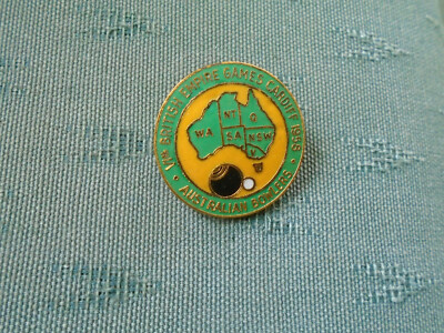 1958 AUSTRALIAN BOWLING ASSOCIATION BRITISH EMPIRE GAMES CARDIFF ENAMEL BADGE