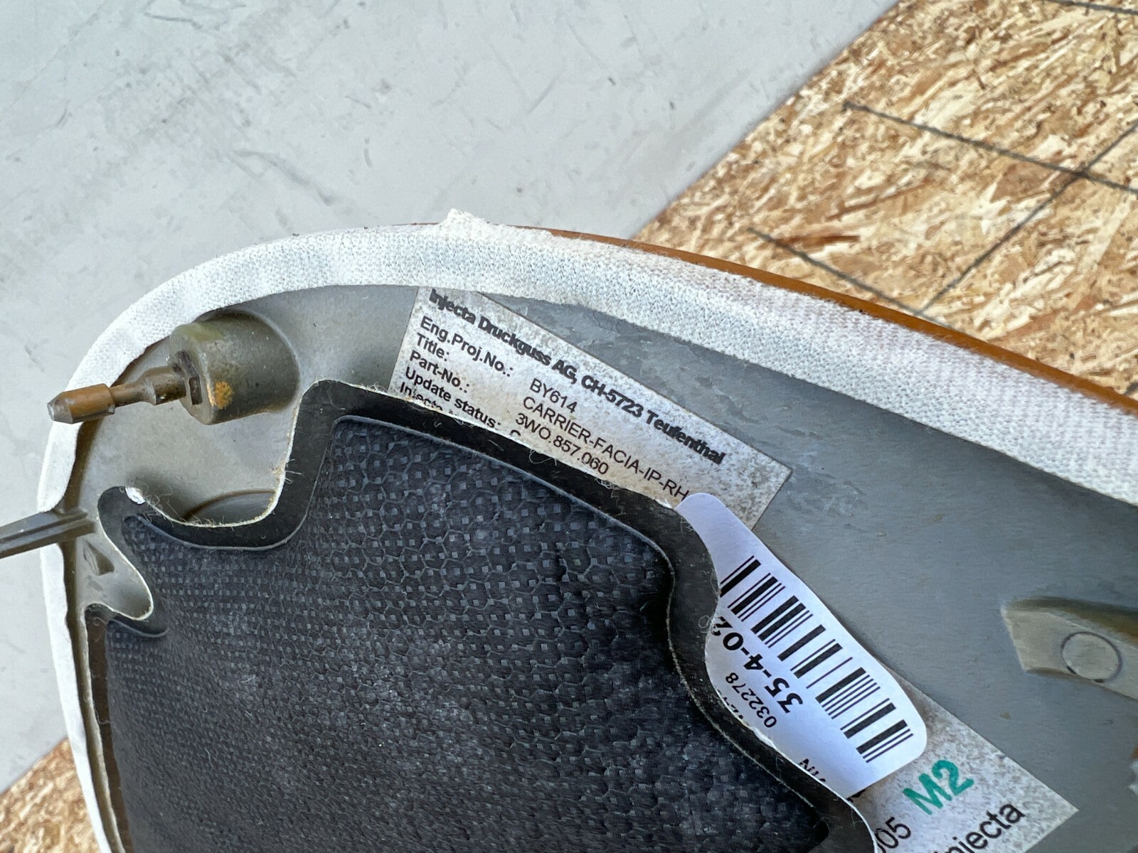 Bentley Flying Spur 2004-2012 RIGHT Trim molding