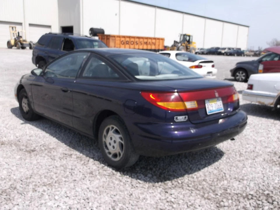 Conjunto de puerta delantera izquierda usado se adapta a: Saturn S SERIES 1997 2 puertas eléctrico Fro Foto 4 de 4