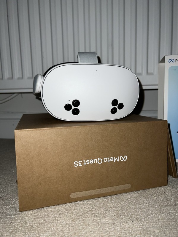 Meta Quest 3S Virtual Reality Headset 256GB All-in-One | BOXED