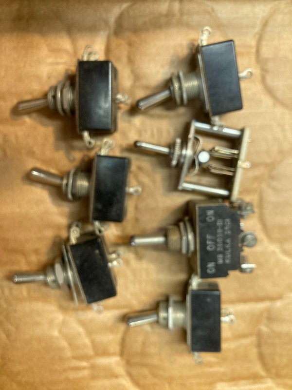 Vintage Radio Shack 7pc Electronic Parts Lot – ASSORTED  DPDT TOGGLE Switches