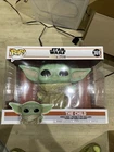 Funko Pop! Vinyl Star Wars The Mandalorian The Child Bobblehead #369