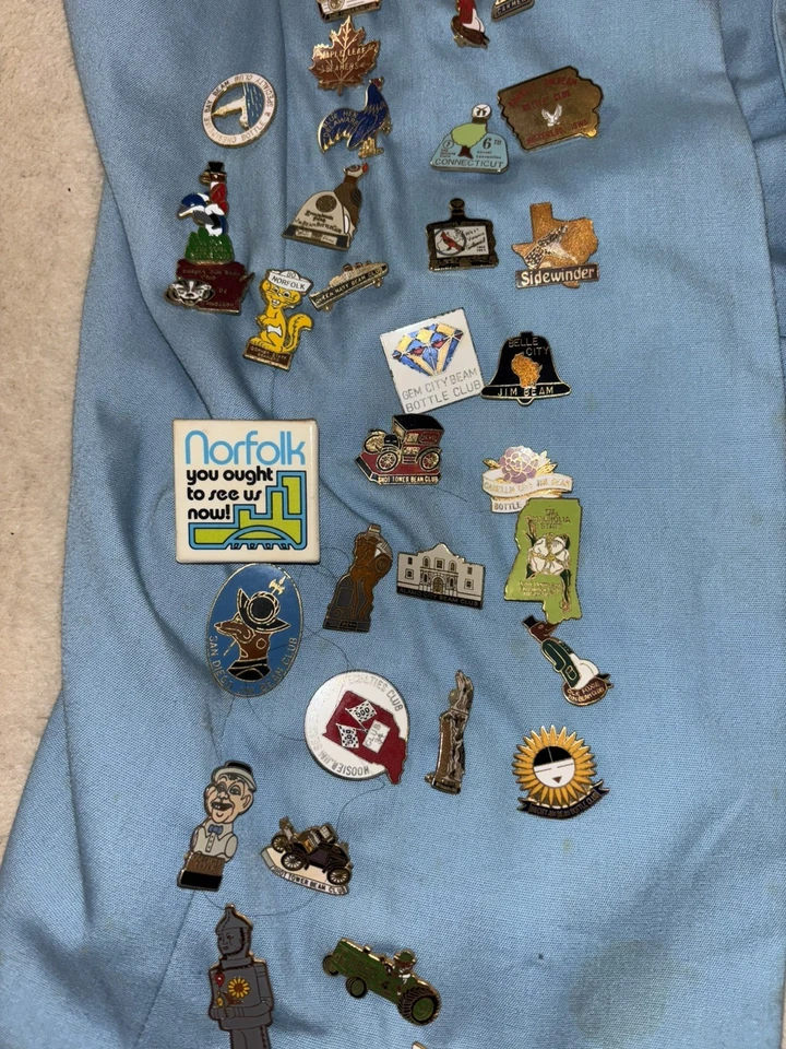 Jim Beam vest with collectible pins, (vintage blue starved rock vest) size L - Image 2 of 4