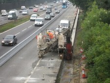 Foto 6x4 Colocación de bloques de hormigón - M3 'Smart' autopista Fox Lane Ver [[471 c2015