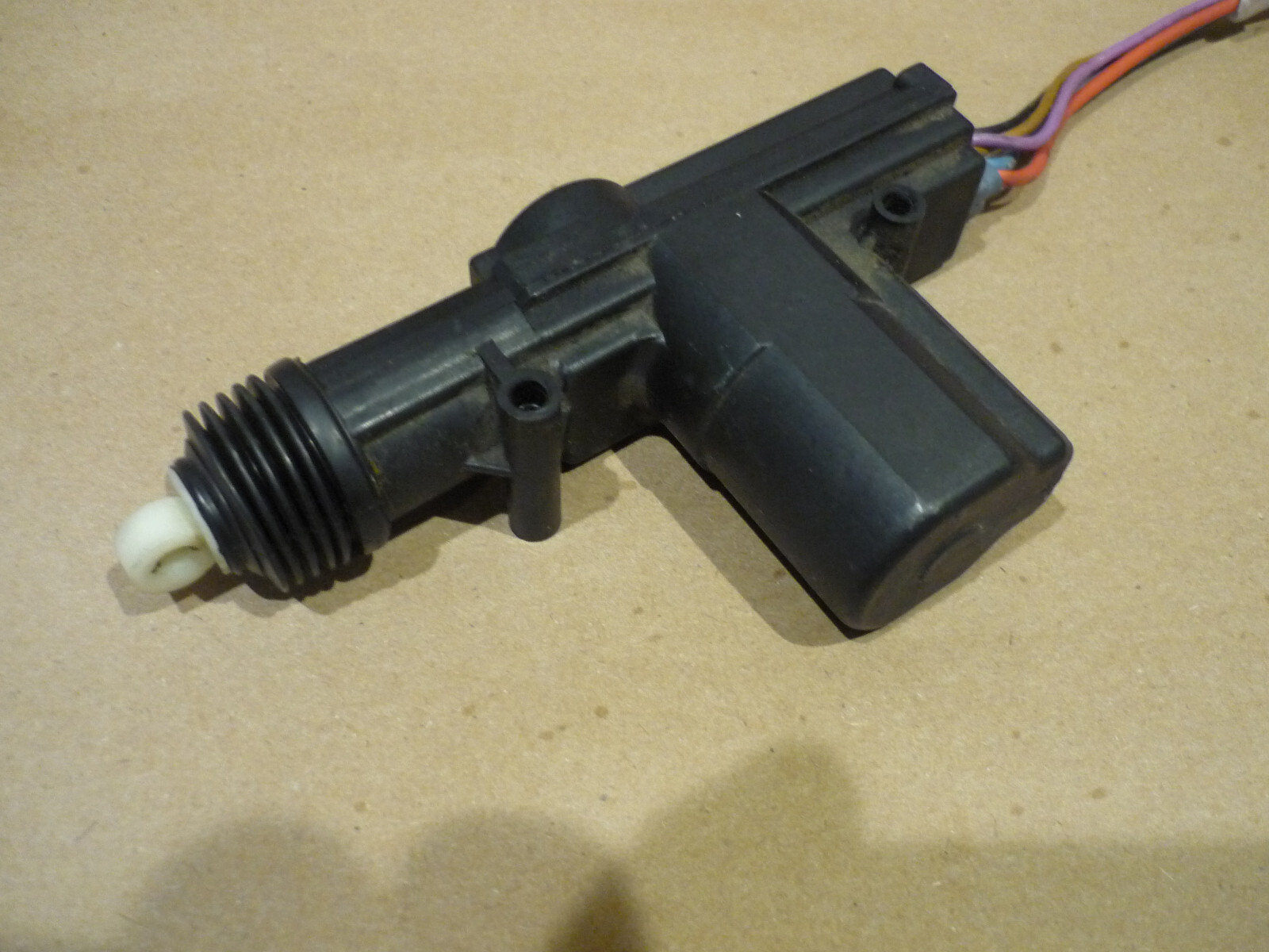 Ferrari 348,355 - Door Lock Actuator/Lockiing-UnLocking - P/N 62832300