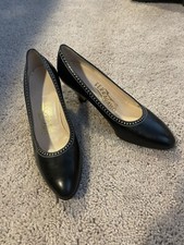 Vintage Salvatore Ferragamo heels Sz 5