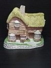 David Winter Cottage 1982 "The Village Shop" With Original Box and COA