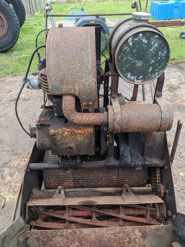 Dennis Lawn Mower - Picture 13 of 13