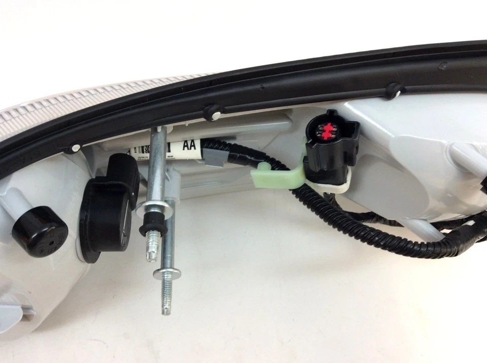 06-10 Mercury Grand Marquis pasajero derecho marcador señal de giro lámpara nuevo OEM Foto 3 de 4