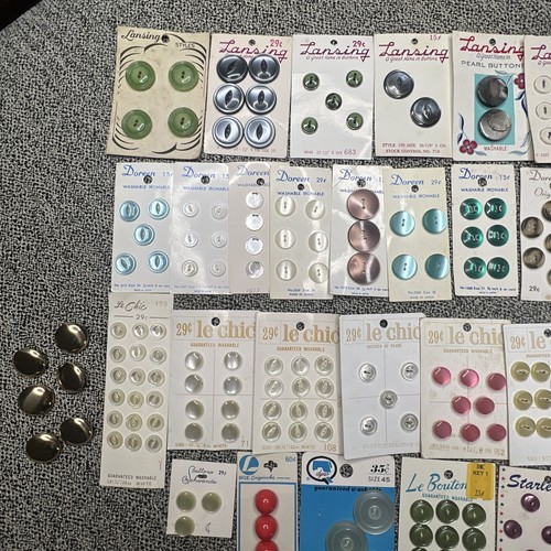 Vintage Button Lot - Lansing, Costumakers, Doreen, Starlet, Le Chic, BGE, Dyno - Picture 2 of 5