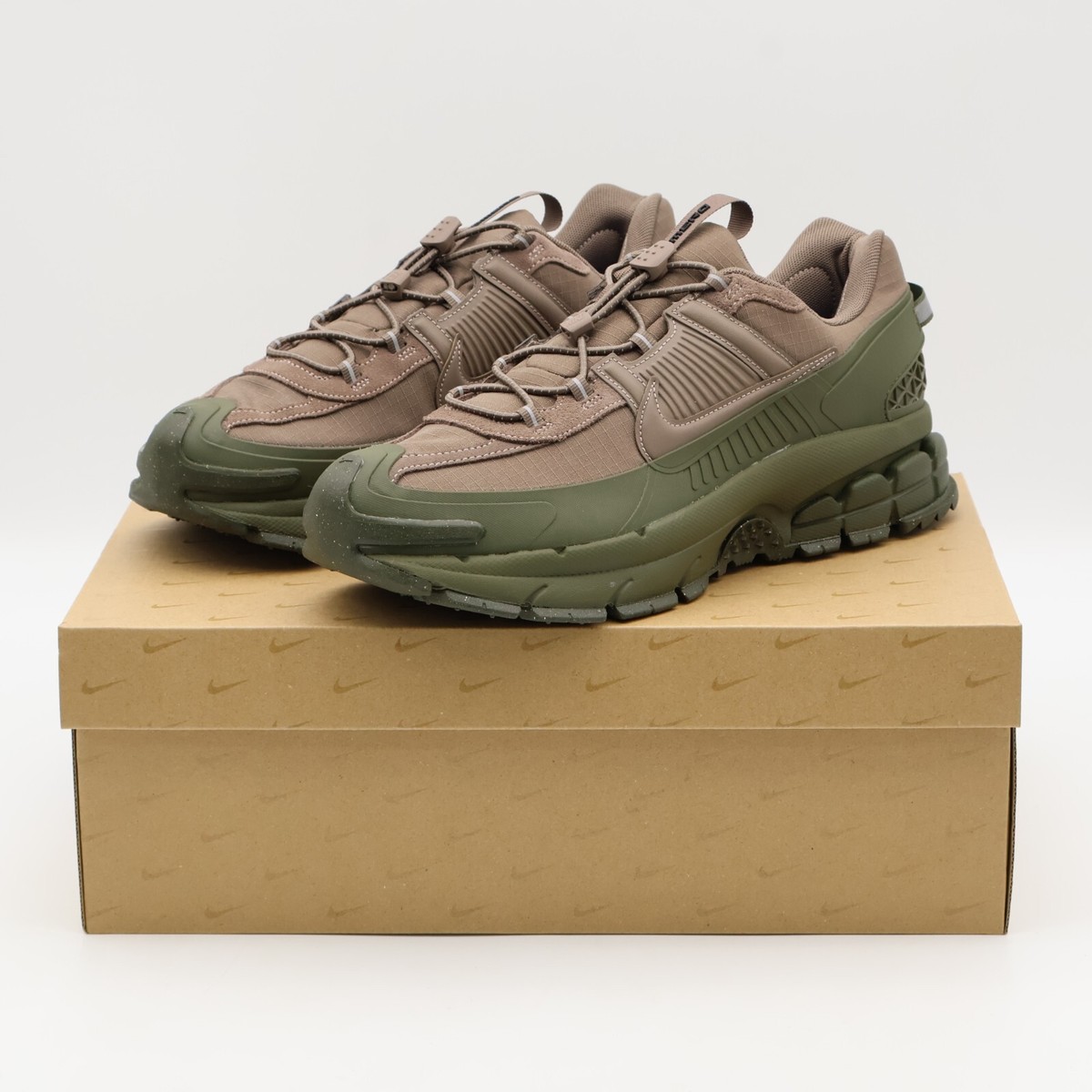 らいむ。 FV2295-201 Nike Zoom Vomero Roam Mink Brown Medium Olive (Men's