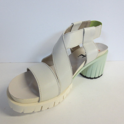 ART METROPOLITAN 1921 WOMEN'S MALIBU CREAM SANDALS - 6-9.5