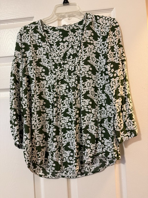 Fun2fun Olive V-neck Blouse Medium