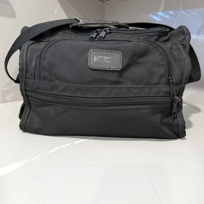 Tumi Alpha Duffel Black Bag Travel Gym Ballistic Nylon 18x11x9  Well Loved *read