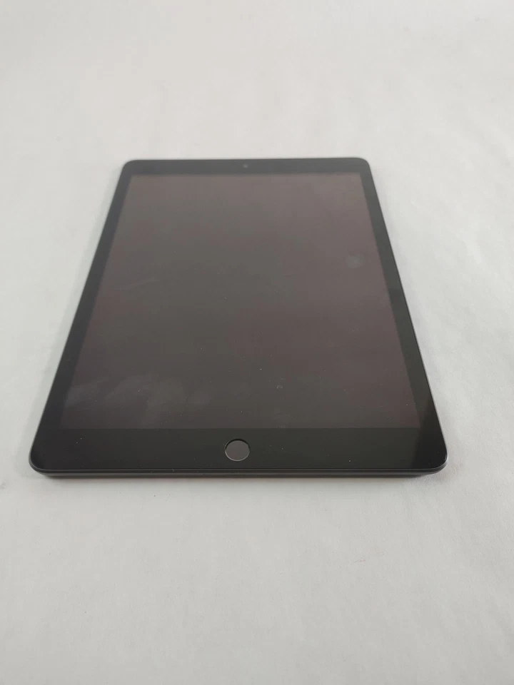 Apple iPad 9th Gen A2603 64 GB iOS 26.0 (Wi-Fi + 4G) Unlocked - Image 2 of 4