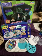 Fun Forts Glow Building Kit Glow in Dark STEM & Crayola Spin Spiral Art Station