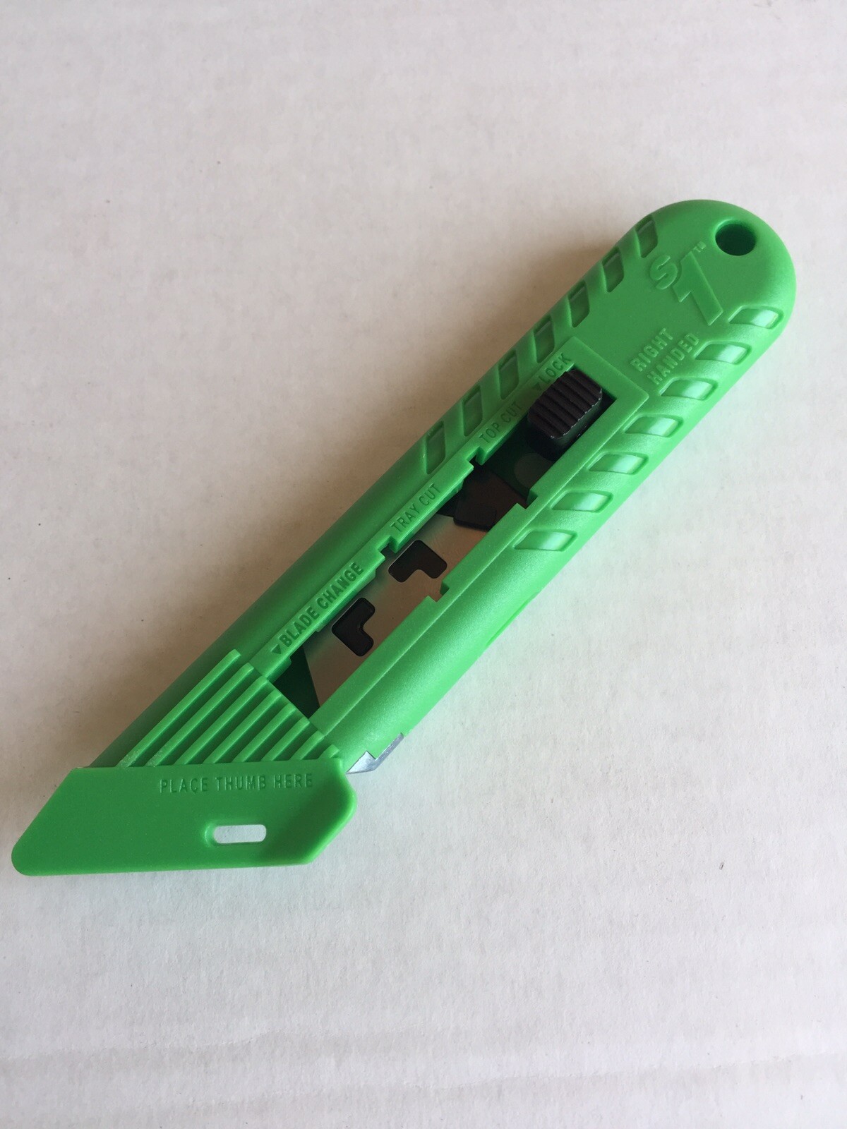 Pacific Handy Right Handed S1R Safety B Cutter Makes Easy Cuts with 5 blades NEW