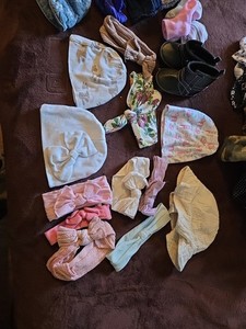 Baby Girls miscellaneous Hat, Socks, Headbands, Mittens.