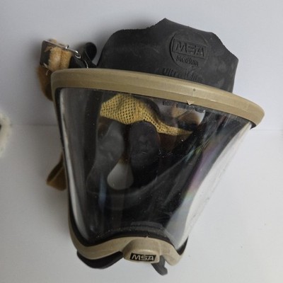 MSA Ultra  Elite  Respirator  Size : Medium No Filter Well Used