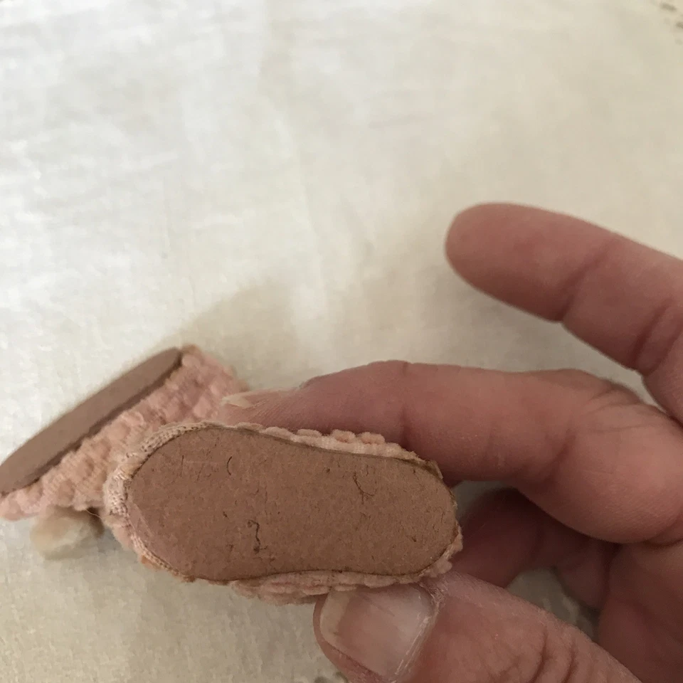 AUTHENTIQUE Paire de Pantoufles G.Languereau poupée Bleuette circa 1939/40 - Immagine 4 di 4