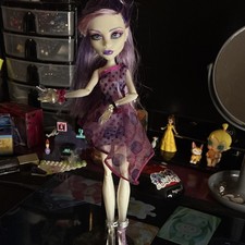 Monster High Spectra Vondergeist Fashion Doll Purple Hair Polka Dot Dress