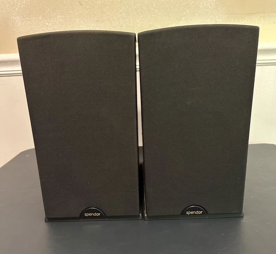 Spendor Model 2020 Bookshelf Speakers Tested - Image 2 of 4