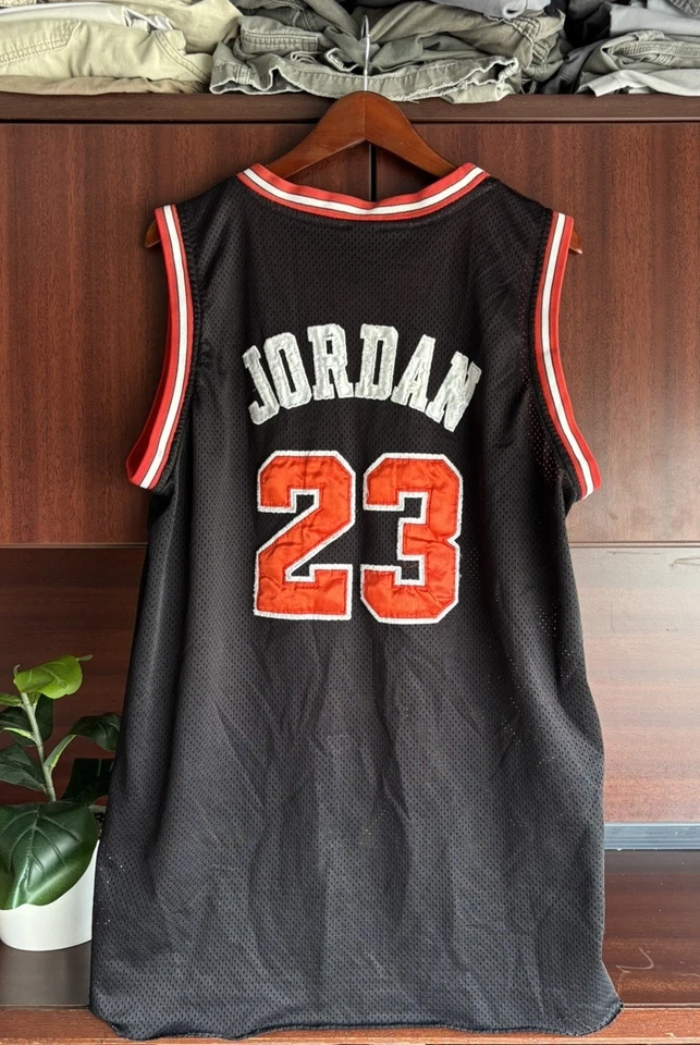(RARO) Camiseta deportiva de baloncesto vintage de los años 90 Nike Michael Jordan Chicago Bulls #23 Foto 3 de 4