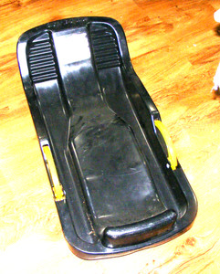 Torpedo plastic swnow sled with hand brakes / steerint