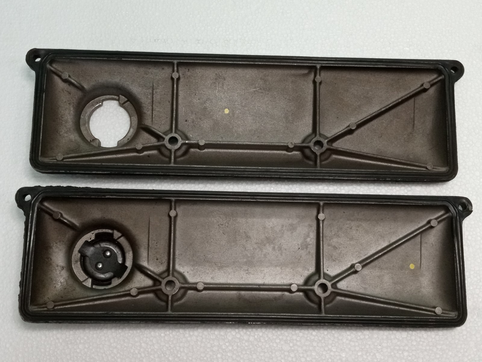 Maserati Biturbo Engine Valve Covers_Oil Cap_311020328_PAIR_GENUINE