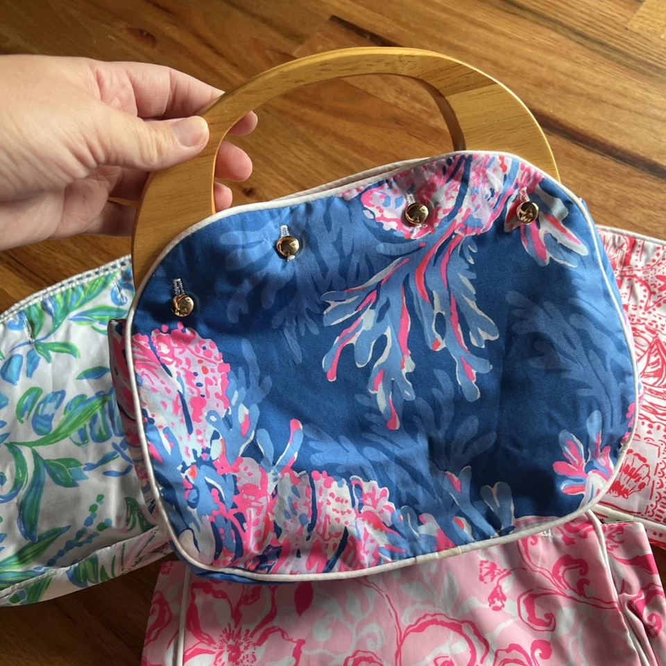 Bolso Bermuda Lilly Pulitzer con Juego de 4 Fundas Nuevo sin Etiquetas. Reversible. Foto 3 de 4
