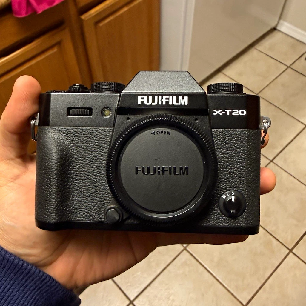 Fujifilm X T20 Digital Cameras with Built - in Flash for Sale