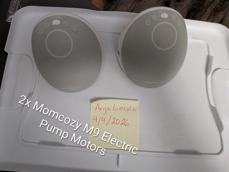 Momcozy M9 Electric Pump + Accessories 