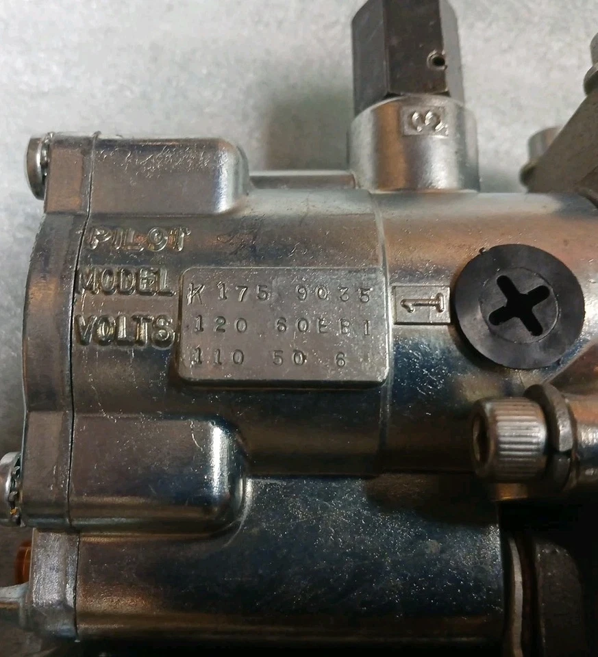 SCHRADER FOLLOWS L4152910253 VÁLVULA PNEUMÁTICA 110/220V, 50/60HZ, 12WATT, 140PSI - Imagem 2 de 3