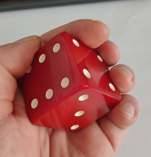 Large vintage Bakelite Dice - Picture 2 of 6