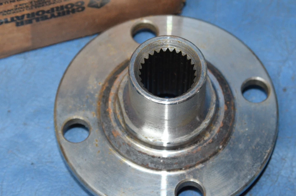 Conjunto de buje de cojinete de rueda Dodge Omni 1986-87 nuevo de lote original Mopar 5212521 Ply Horizon Foto 3 de 4