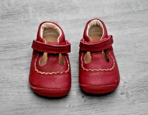 clarks girls red shoes
