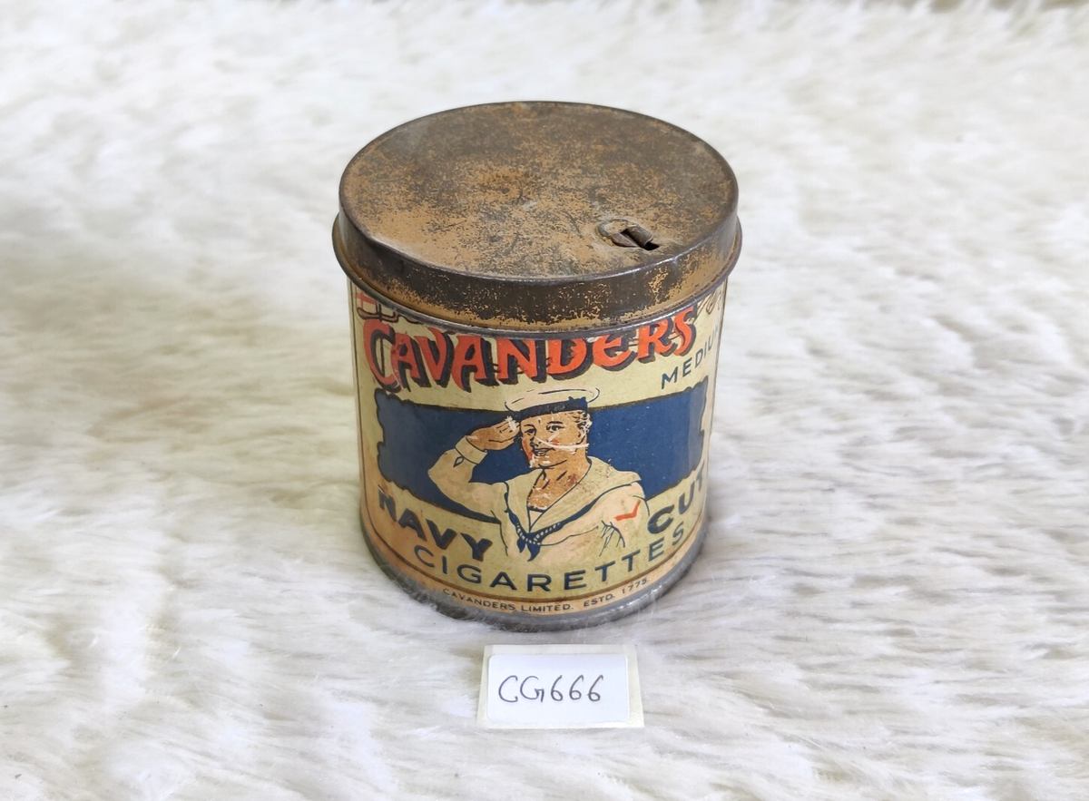 1930s Vintage Cavanders Cigarette Navy Cut Magnum Advertising Tin England  CG666