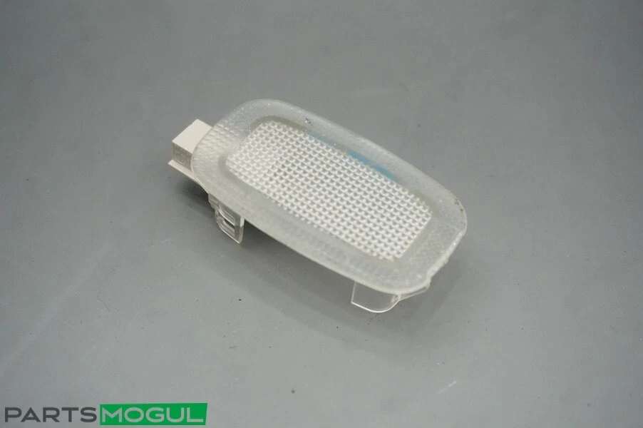 Luz interior delantera Mercedes-Benz SL550 2011-2020 0028202101 OEM Foto 2 de 4